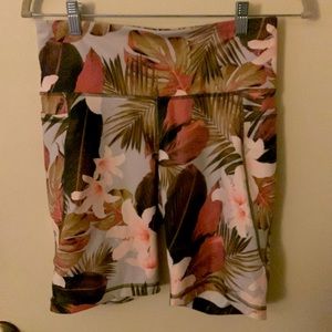LIKE NEW Old Navy Palm Active Shorts